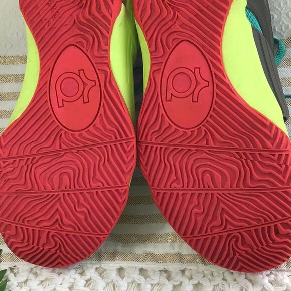 Nike KD Kevin Durant Youth Trainers In “Carnival Jade” - Picture 14 of 16